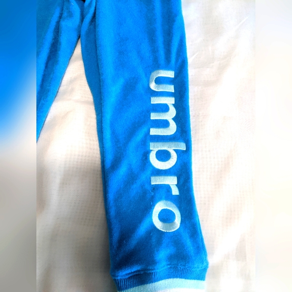 Umbro Girl Joggers - Picture 3 of 5